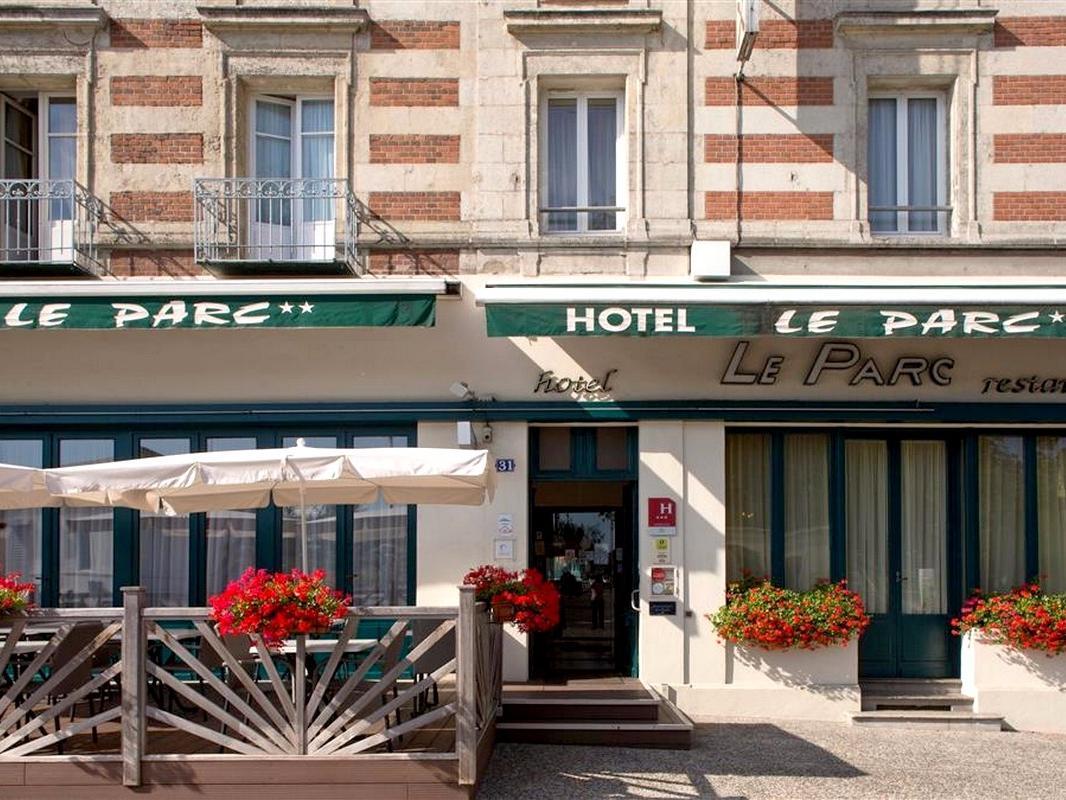 Hotel Restaurant Le Parc Moulins  Extérieur photo