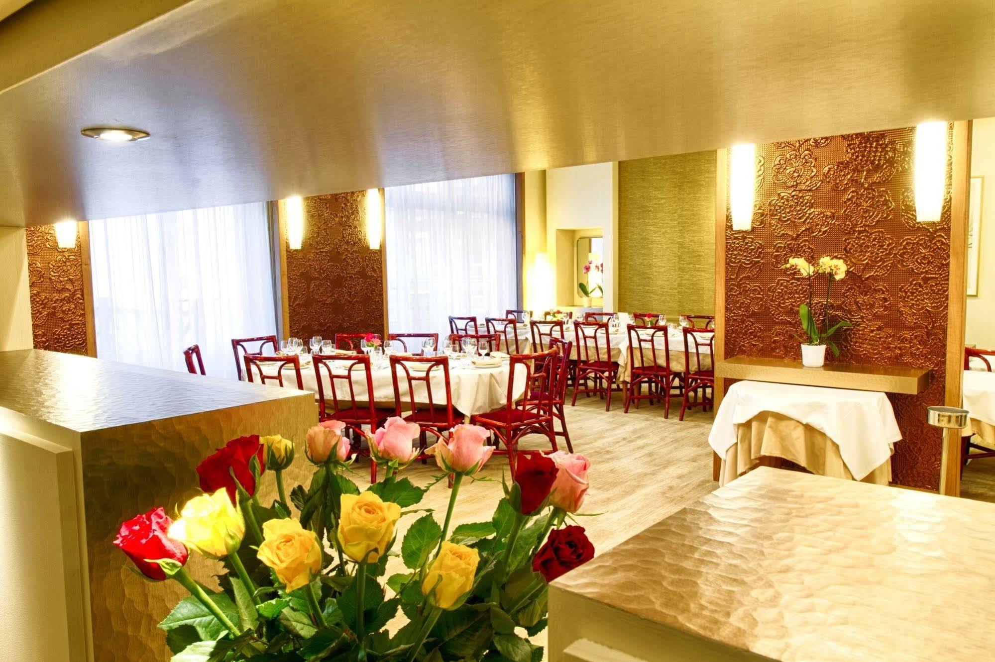 Hotel Restaurant Le Parc Moulins  Extérieur photo